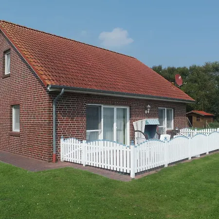 Muschel 1 Mit Terrasse Und Garten, Bensersiel