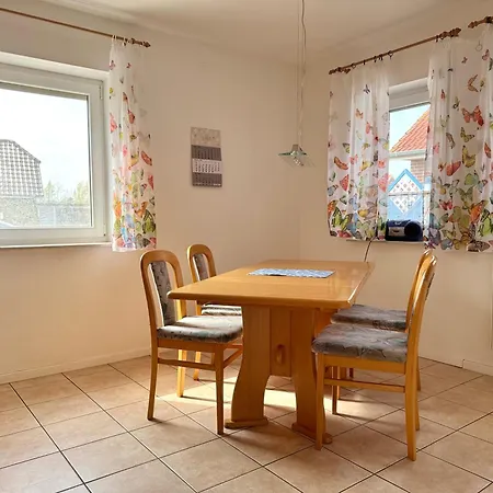 Muschel 1 Mit Terrasse Und Garten, Bensersiel Apartmán *