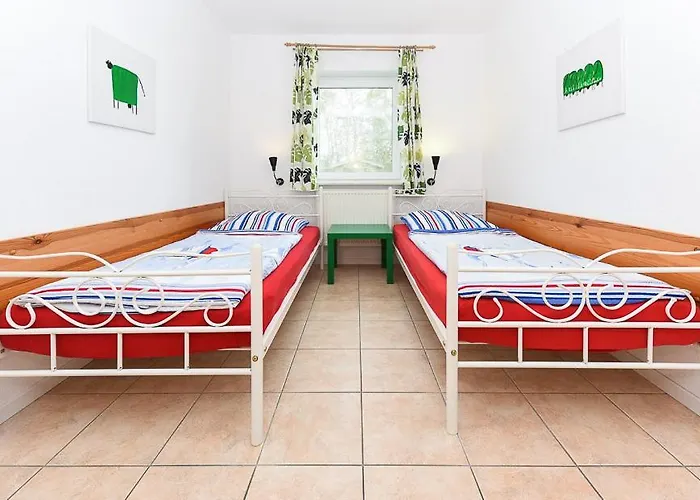 Appartement Muschel 1 Mit Terrasse Und Garten, Bensersiel
